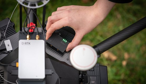 Placing Dronetag Mini on DJI Matrice